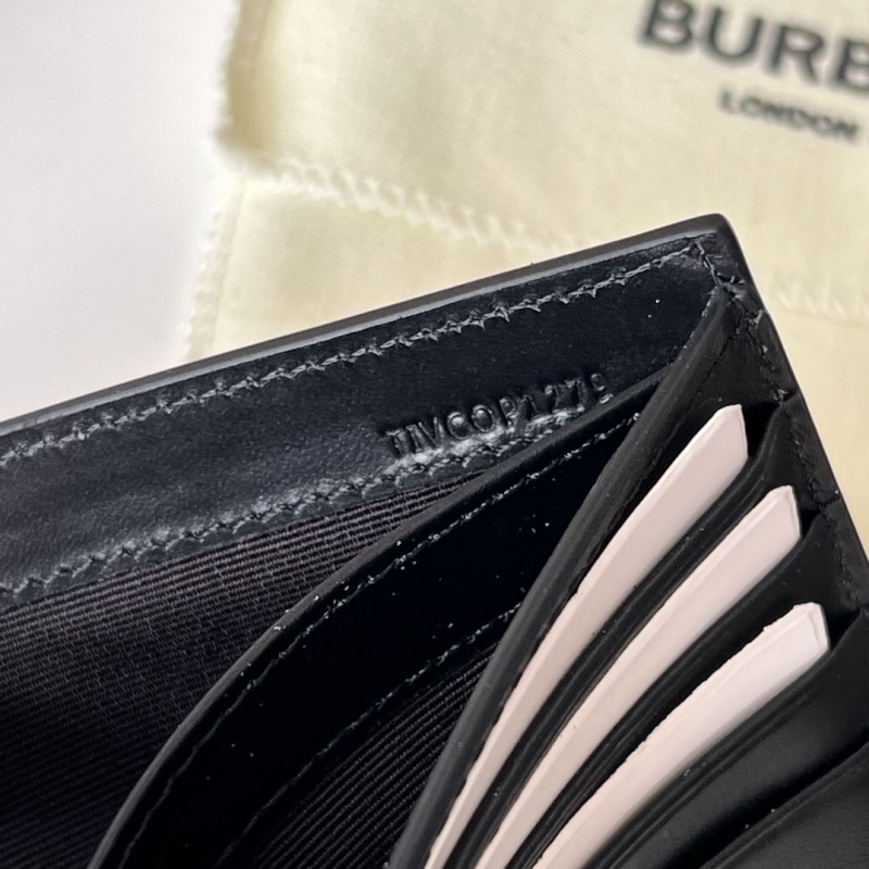 Bv*b*rry wallets